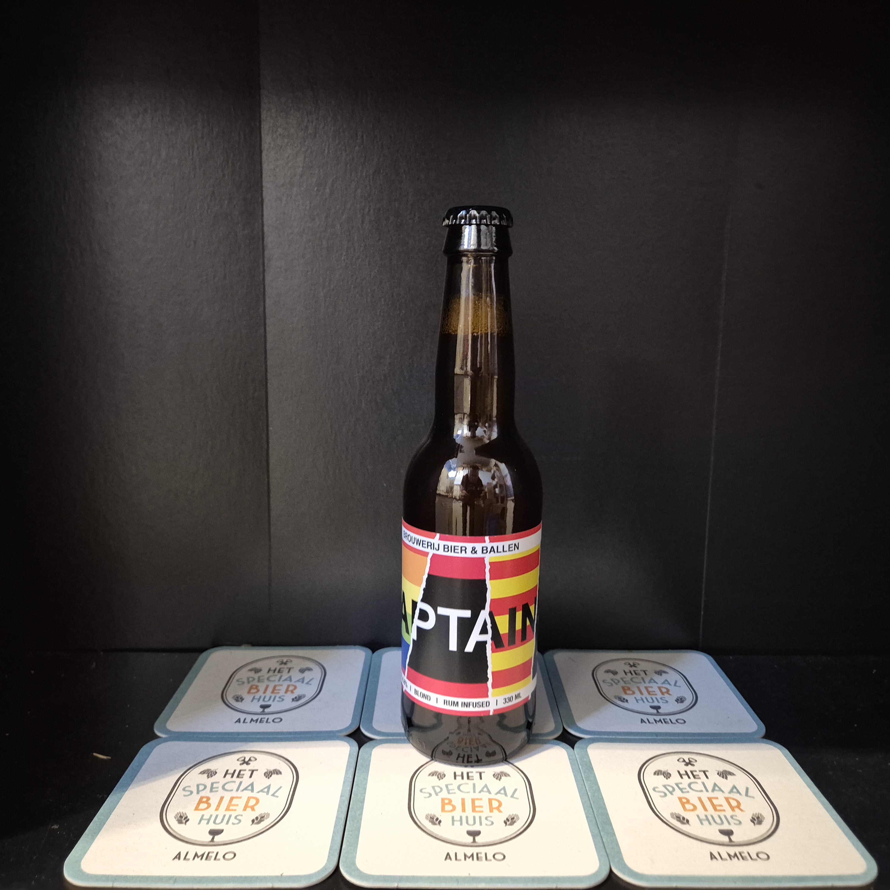 Brouwerij Bier & Ballen Captain Blond Rum Infused - 330ml - 6,8%