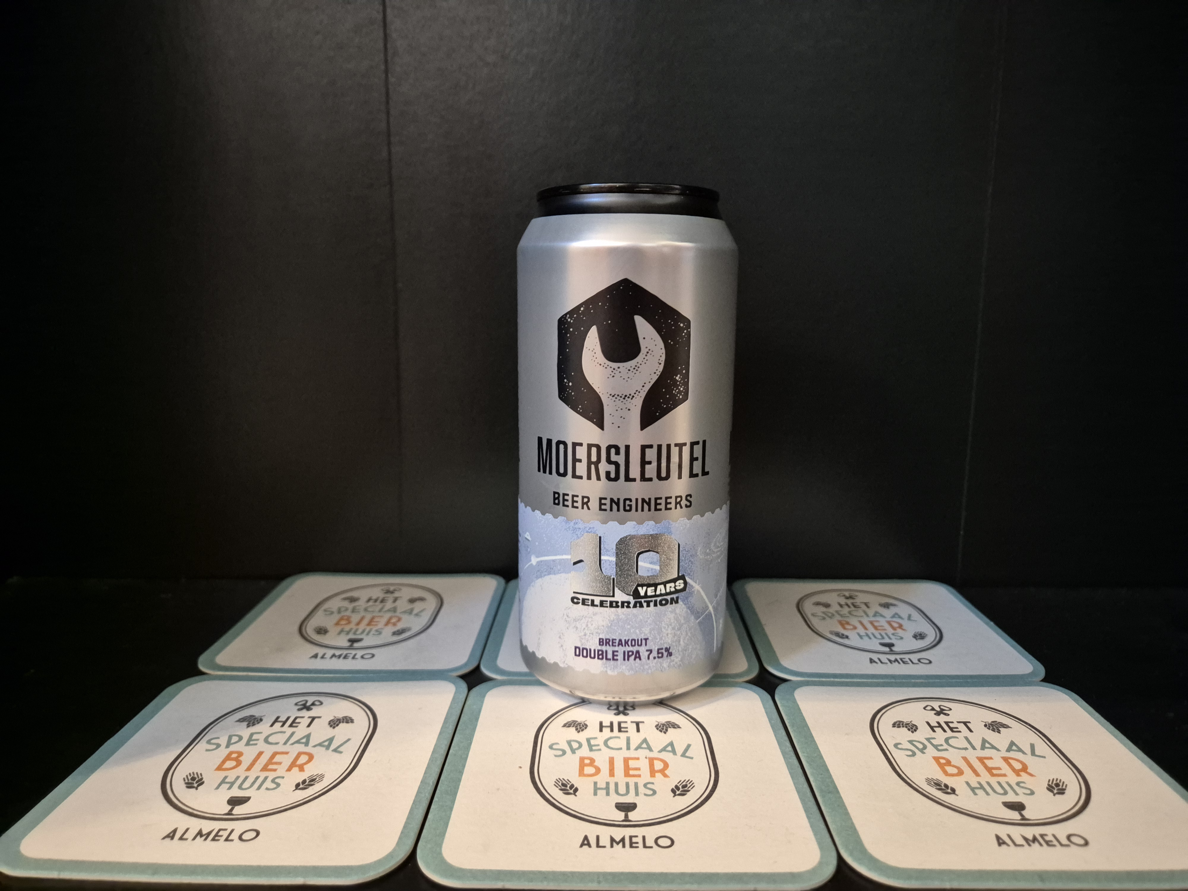 Moersleutel 10 Years Celebration: Breakout New England Double IPA - 440ml - 7,5%
